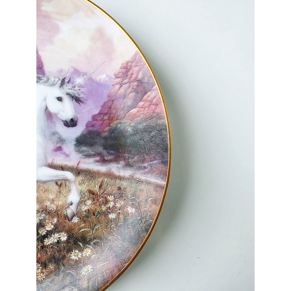 Princeton Gallery Ruth Sanderson Rainbow Valley of the Unicorn Collector Plate - Picture 4 of 9
